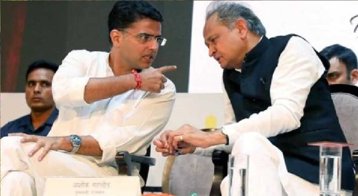 राजस्थान में बड़ा उलटफेर, सचिन पायलट के विरोध में 82 विधायकों का इस्तीफा